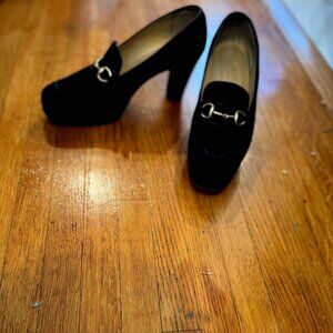 Classic Black Gucci Heels, Thick Heel Pump, with Gucci's Legendary Horsebit.